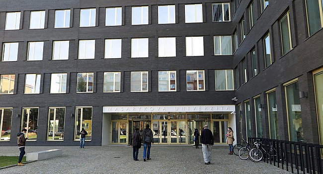 Entrance to the faculty at Botanická 68a