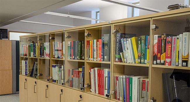 Expert's Book Library in the SITOLA Lab