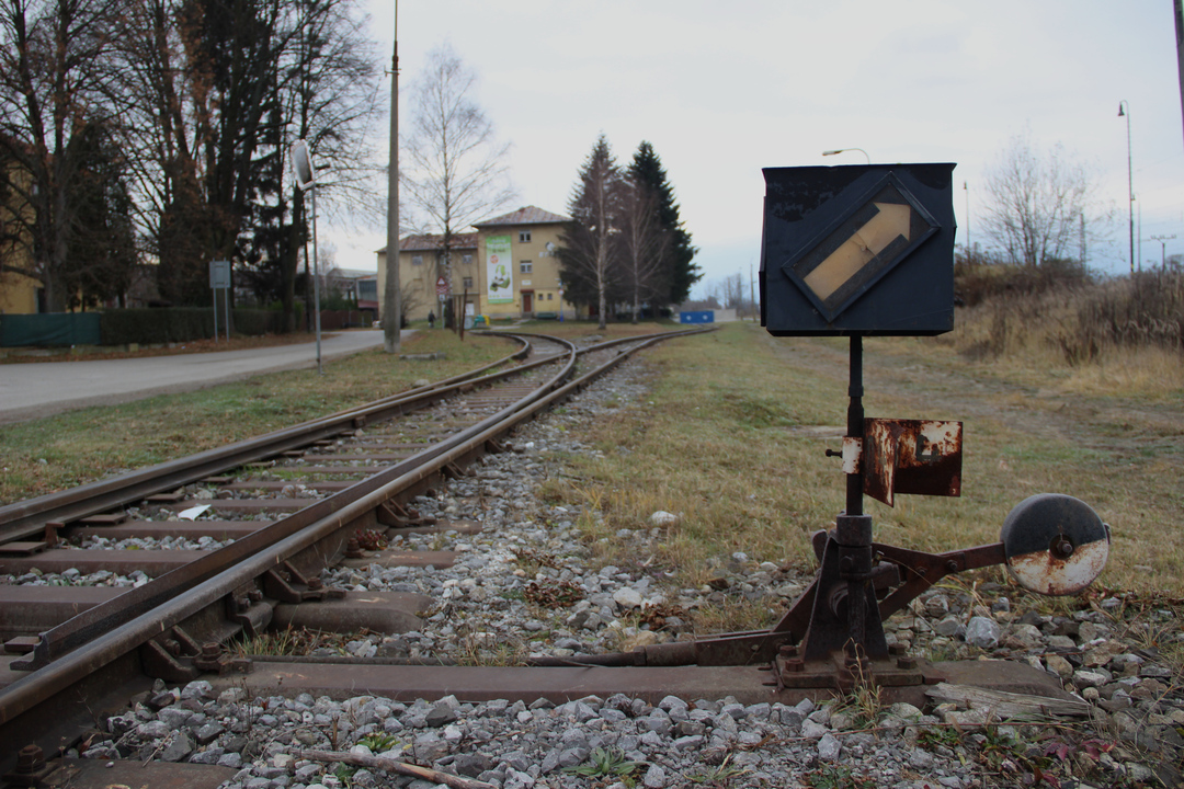 A train track switch